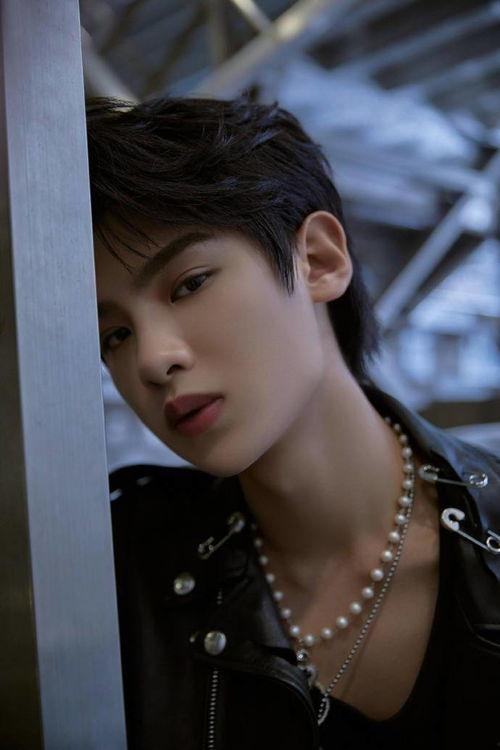 黄明昊爆料新闻,揭秘娱乐圈幕后真相  第2张